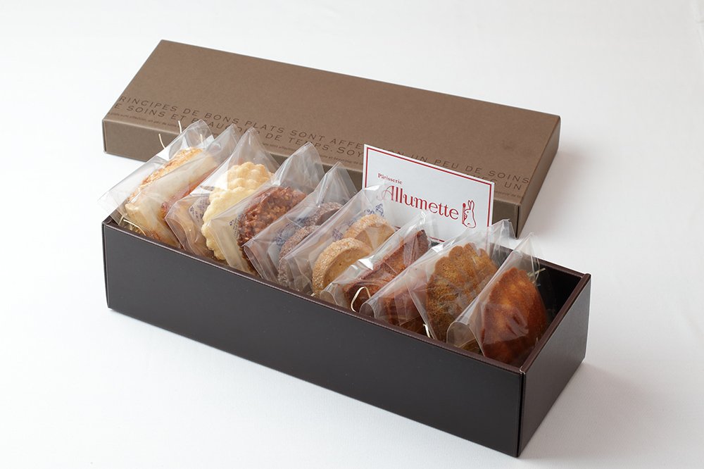 焼き菓子の詰め合わせギフトボックス